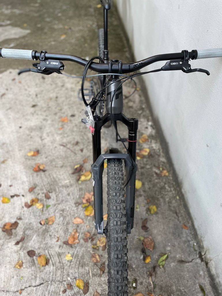 Used Transition Sentinel Sram Eagle Transmission GX 2021 Mountainbike, Light Gray — image 3 of 6