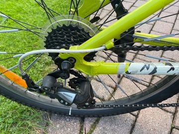 Used Giant Revel 4 2013 2013 Mountainbike, Green, 26 — image 3 of 6