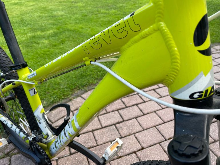 Used Giant Revel 4 2013 2013 Mountainbike, Green, 26 — image 6 of 6