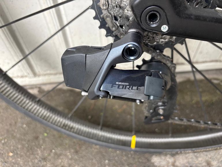 Used BMC Roadmachine 01 THREE 2019 2019 Road & Gravel, Black — image 2 of 5