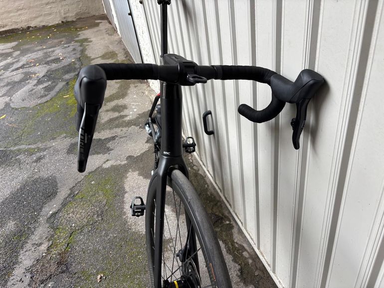 Used BMC Roadmachine 01 THREE 2019 2019 Road & Gravel, Black — image 4 of 5