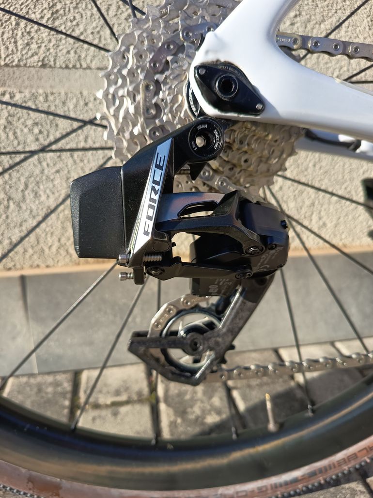 Used Cannondale Supersix SRAM Force eTap AXS 2023 Road & Gravel, White — image 4 of 16