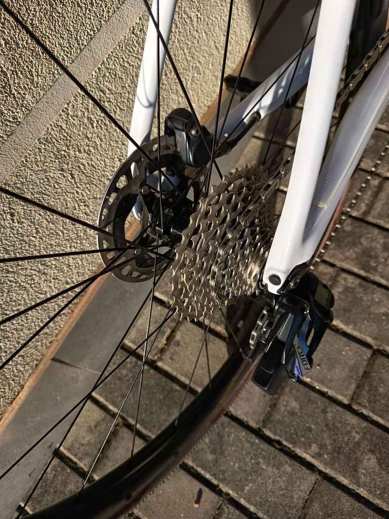 Used Cannondale Supersix SRAM Force eTap AXS 2023 Road & Gravel, White — image 6 of 16