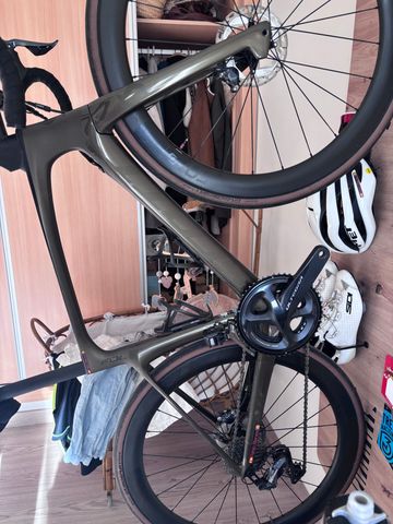 Used Scott Foil 10 disc 2019 2019 Road & Gravel, Black — image 1 of 3