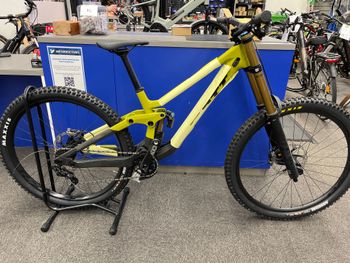 Used Scott Gambler 900 Tuned 2023 2023 MTB
