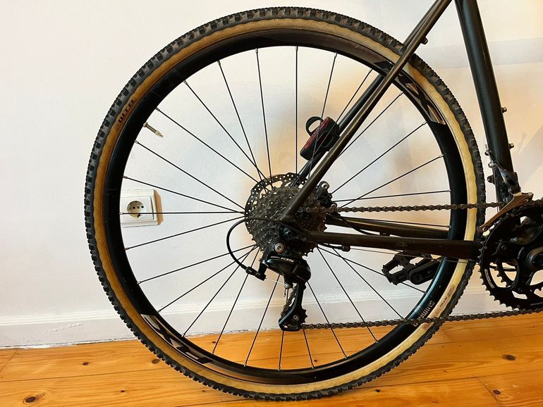 Used Cannondale CAADX 105 SE 2018 2018 Road & Gravel, Light Gray — image 2 of 6