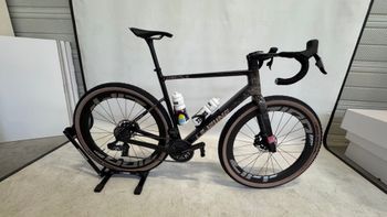 Used UNIVERSAL Le Gravel-R 2025 Road & Gravel