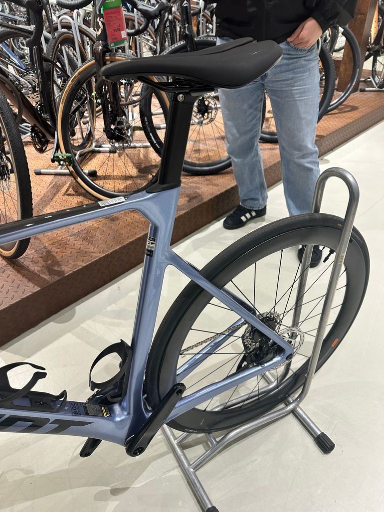 Used Giant Propel Advanced Pro 1 2025 2025 Road & Gravel, Blue — image 3 of 8