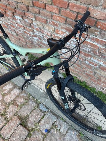 Used Orbea OIZ M20 TR 2022 2022 Mountainbike, Green, 29 — image 5 of 9