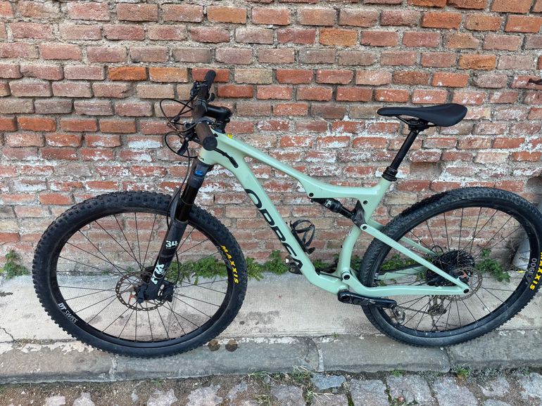 Used Orbea OIZ M20 TR 2022 2022 Mountainbike, Green, 29 — image 2 of 9