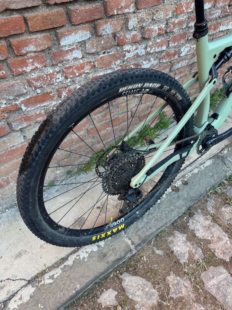 Used Orbea OIZ M20 TR 2022 2022 Mountainbike, Green, 29 — image 3 of 9