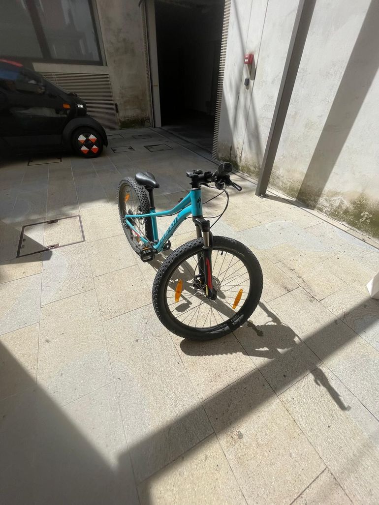 Used Specialized Riprock 24'' 2018 Mountainbike, Blue — image 2 of 8