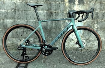 Used Scott Addict RC 15 2023 2023 Road & Gravel