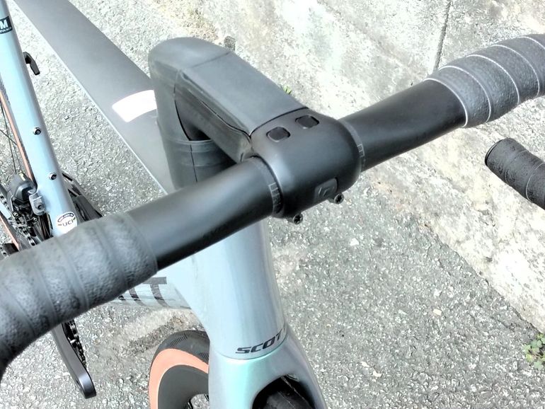 Used Scott Addict RC 15 2023 2023 Road & Gravel, Light Gray — image 3 of 6