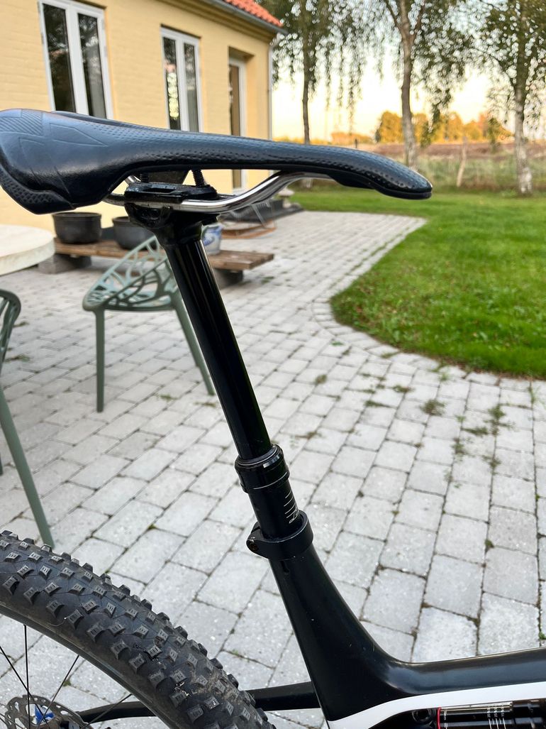 Used Canyon Lux CF 8 2021 2021 Mountainbike, Black, 29 — image 7 of 7