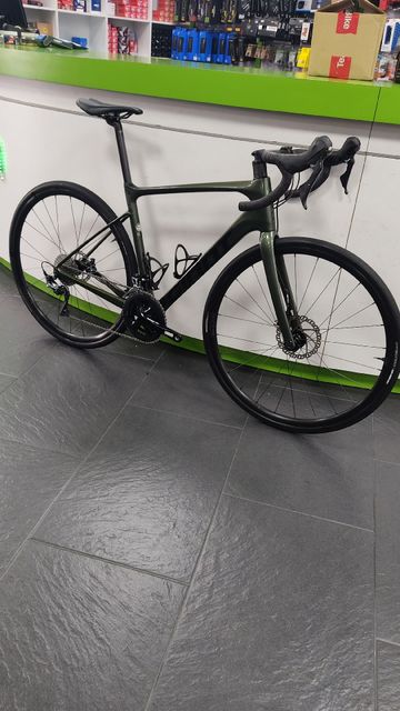 Used Giant Defy, Advanced 1 2021 2021 Road & Gravel, Green — image 1 of 6
