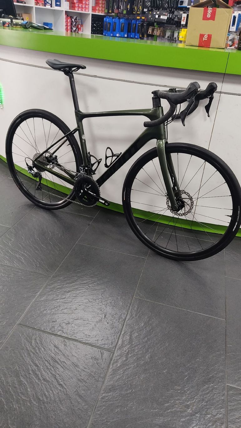Used Giant Defy, Advanced 1 2021 2021 Road & Gravel, Green — image 1 of 6