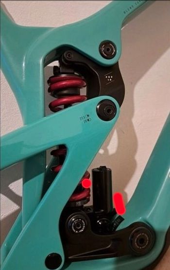 Used Propain RAGE 3 R CF 2023 Mountainbike, Blue — image 6 of 8