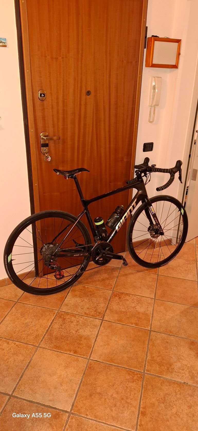 Used Giant Advance 2019 Road & Gravel, Black — image 3 of 4