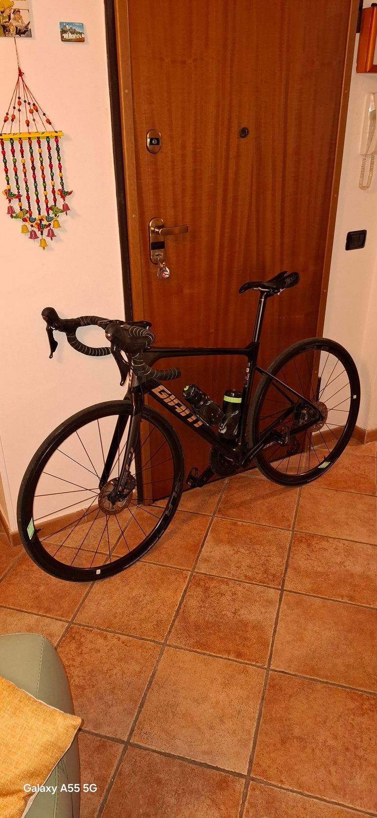 Used Giant Advance 2019 Road & Gravel, Black — image 1 of 4