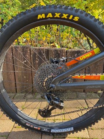 Used Santa Cruz Nomad 3 CC (Custom Made 2016) 2016 Mountainbike, Black — image 10 of 13