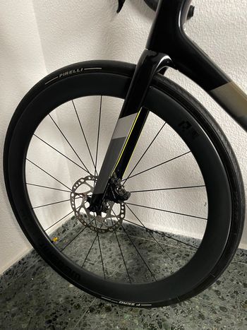 Cannondale SuperSix EVO Carbon Disc 105 2022 2022 Road & Gravel d'occasion — image 3 sur 4