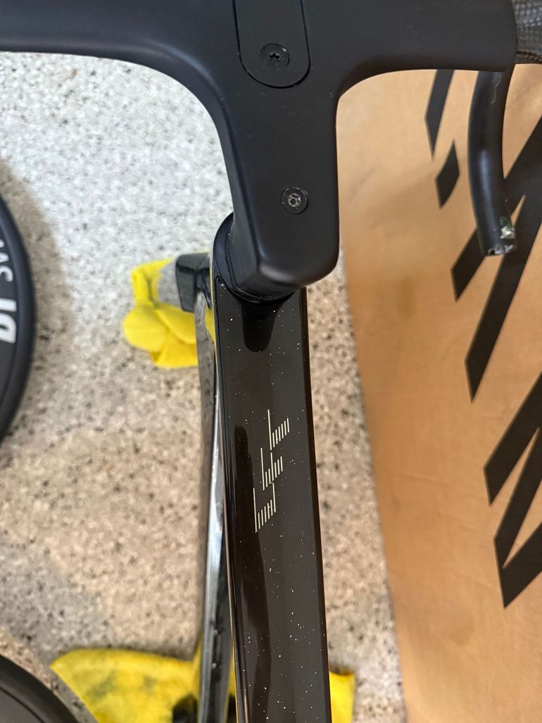 Used Canyon Aeroad CFR Di2 2025 Frameset 2025 Road & Gravel, Black — image 7 of 8