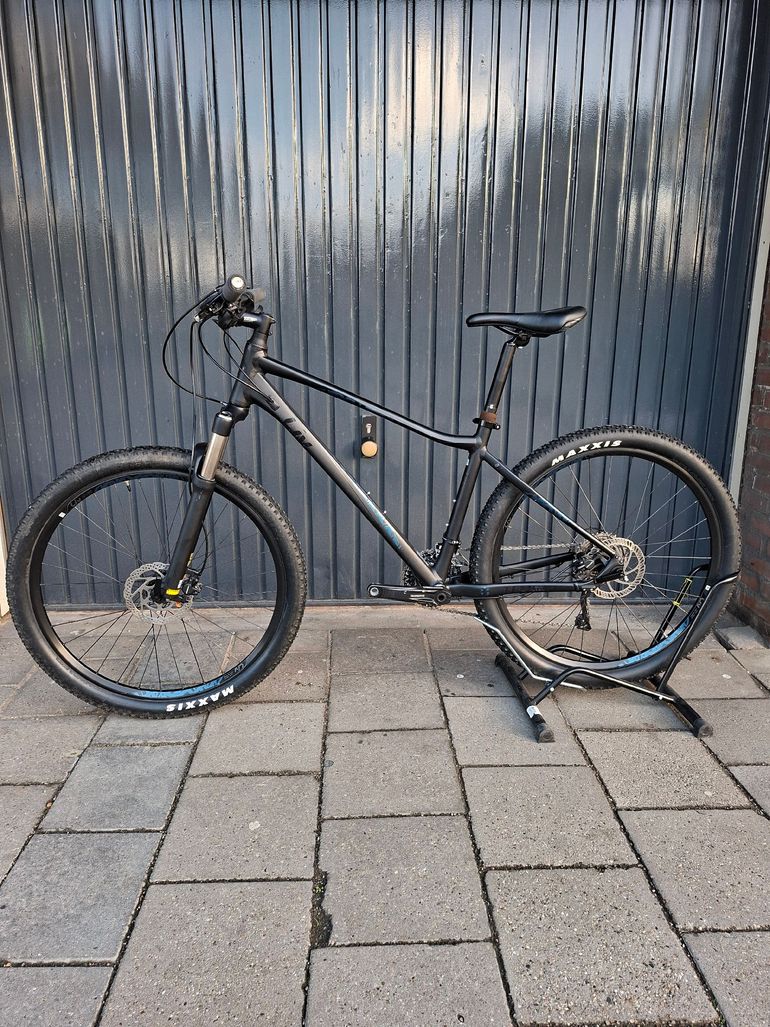 Used Liv Tempt 2015 Mountainbike, Black — image 2 of 10
