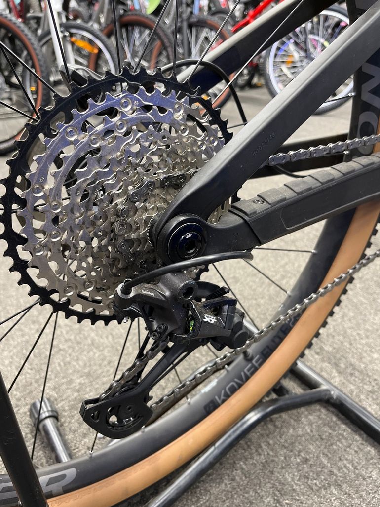 Used Trek Top Fuel 9.7 2023 2023 Mountainbike, Black, 27.5, 29 — image 3 of 7