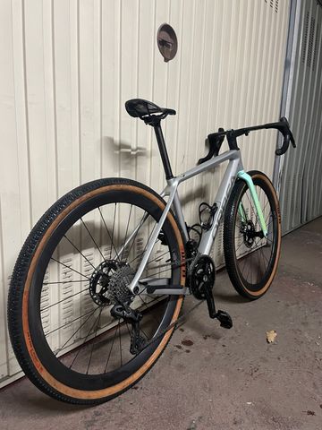 Used Orbea M30 Team 2023 2023 Road & Gravel, Light Gray — image 6 of 8
