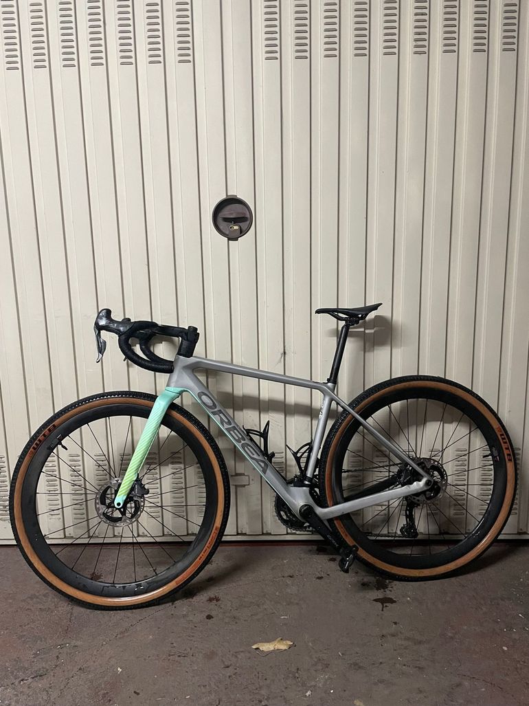 Used Orbea M30 Team 2023 2023 Road & Gravel, Light Gray — image 2 of 8