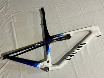 Used Canyon Lux World Cup CFR Team 2024 Frameset 2024 Mountainbike, White, 29 — image 1 of 14