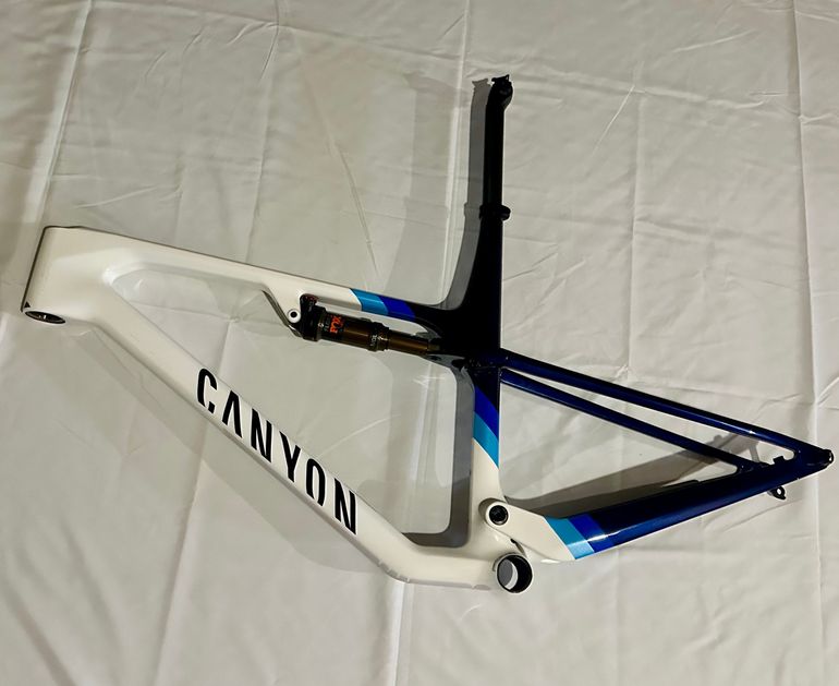 Used Canyon Lux World Cup CFR Team 2024 Frameset 2024 Mountainbike, White, 29 — image 2 of 14
