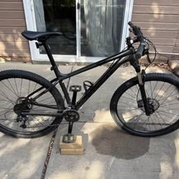 Used Trek X-Caliber 9 2018 2018 Mountainbike, Black, 27.5, 29 — image 1 of 8
