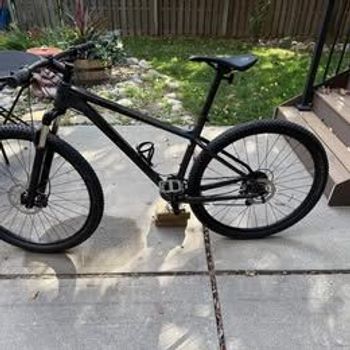 Used Trek X-Caliber 9 2018 2018 Mountainbike, Black, 27.5, 29 — image 2 of 8