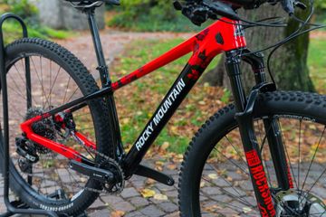 Used Rocky Mountain Vertex Carbon 90 2019 2019 Mountainbike, Red, 29, 27.5 — image 2 of 12