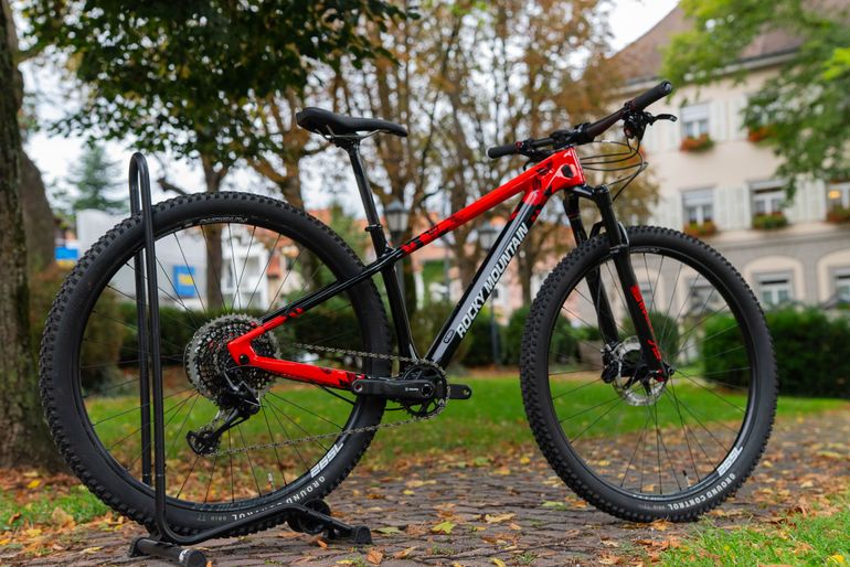 Used Rocky Mountain Vertex Carbon 90 2019 2019 Mountainbike, Red, 29, 27.5 — image 4 of 12