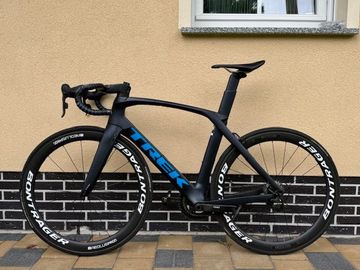 Used Trek Madone SLR 9 2019 Road & Gravel, Black — image 1 of 13