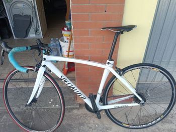 Used Specialized Tarmac 2016 Road & Gravel, White — image 3 of 5