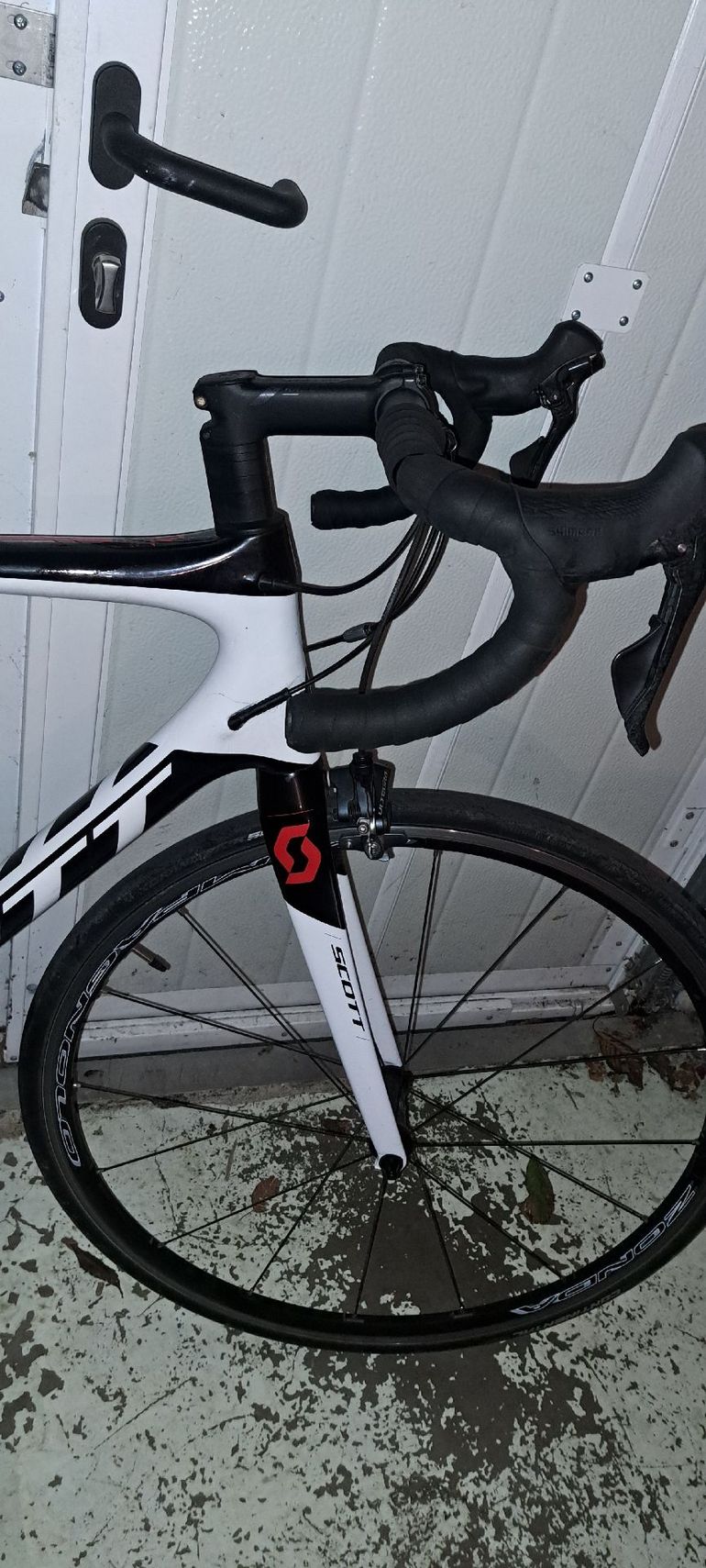 Used Scott Addict RC 20 2018 2018 Road & Gravel, White — image 2 of 5