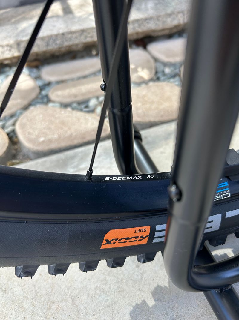 Used Whistle B-Rush C12.5 2026 Mountainbike, Black — image 8 of 12