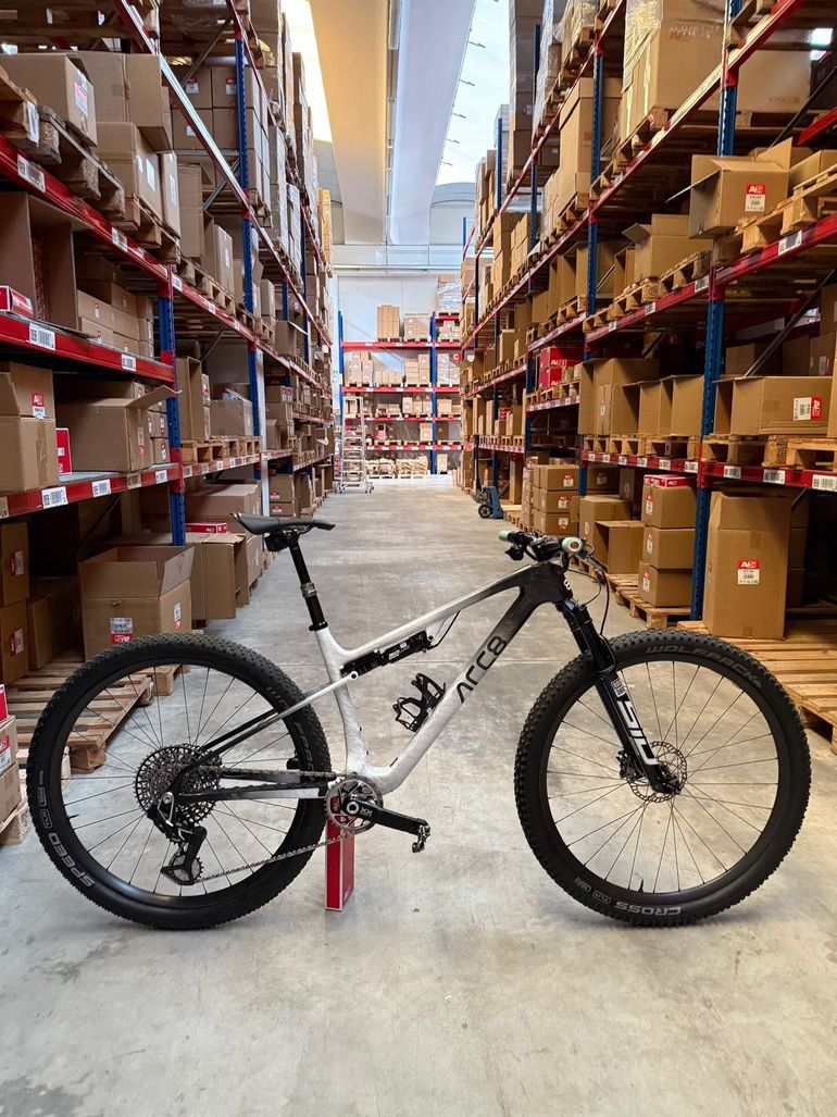 Used ARC8 Evolve Sram Eagle Transmission XX SL 2025 Mountainbike, White, 29 — image 8 of 8