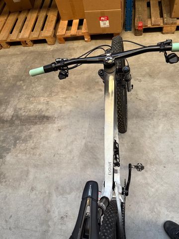 Used ARC8 Evolve Sram Eagle Transmission XX SL 2025 Mountainbike, White, 29 — image 3 of 8