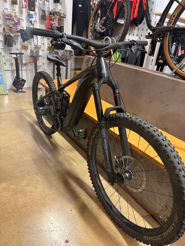 Używany Giant Reign E+ 2, 2022 2022 Mountainbike — zdjęcie 7 z 10