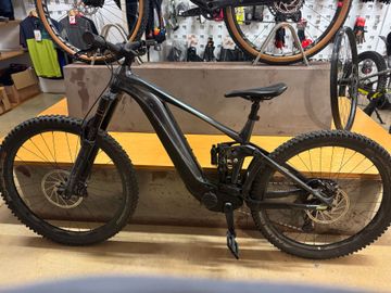 Używany Giant Reign E+ 2, 2022 2022 Mountainbike — zdjęcie 2 z 10