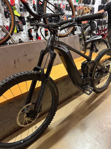 Używany Giant Reign E+ 2, 2022 2022 Mountainbike — zdjęcie 6 z 10