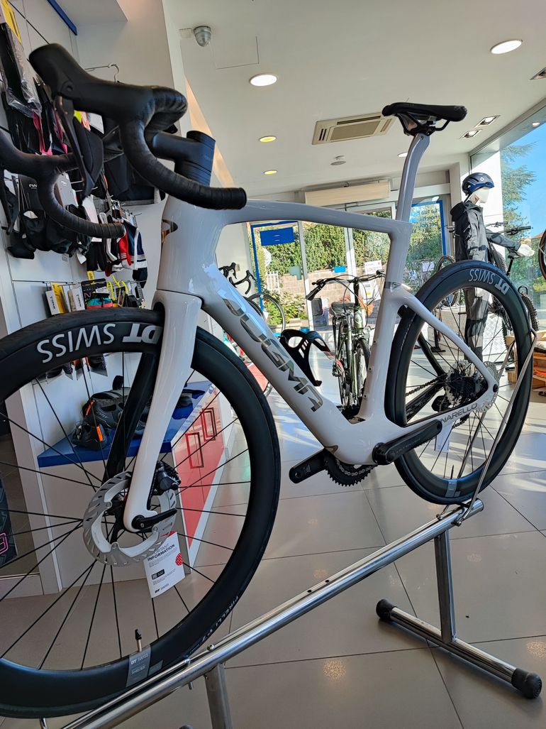 Used Pinarello Dogma F 2026 Road & Gravel, White — image 6 of 8