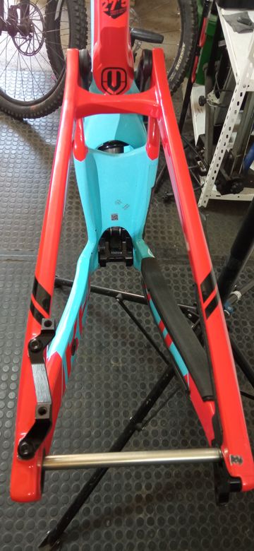 Used Mondraker Summum Carbon Pro Team 2019 Frameset 2019 Mountainbike, Blue, 27.5 — image 7 of 12