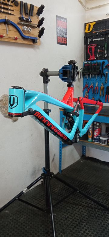 Used Mondraker Summum Carbon Pro Team 2019 Frameset 2019 Mountainbike, Blue, 27.5 — image 8 of 12