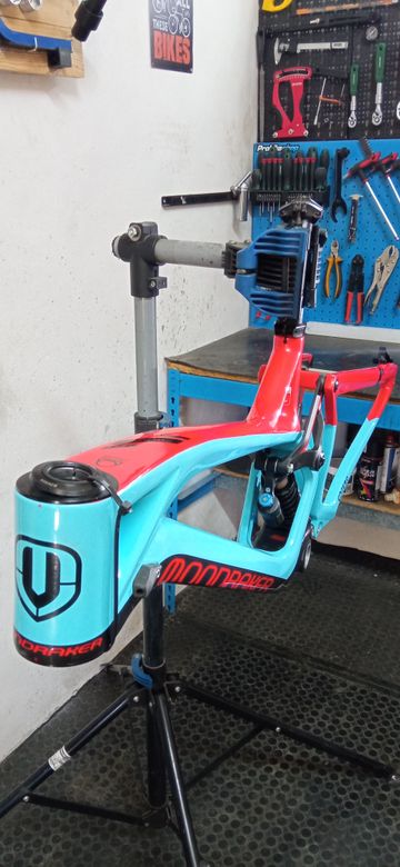 Used Mondraker Summum Carbon Pro Team 2019 Frameset 2019 Mountainbike, Blue, 27.5 — image 6 of 12